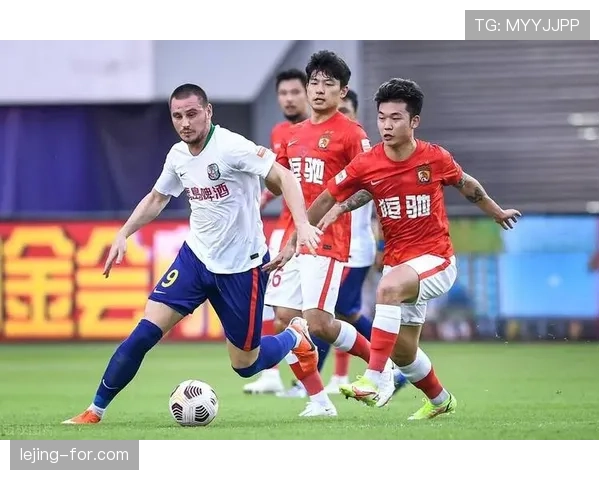 中超广州队发布新赛季海报引球迷热议 中超广州队发布新赛季海报引球迷热议